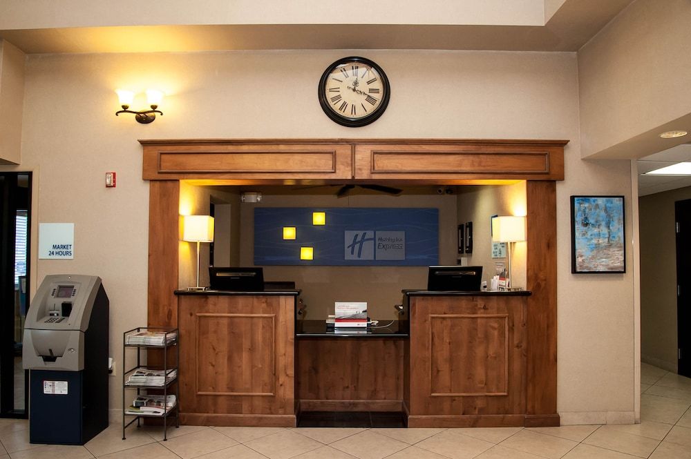 Holiday Inn Express Airport - Tucson by IHG 1