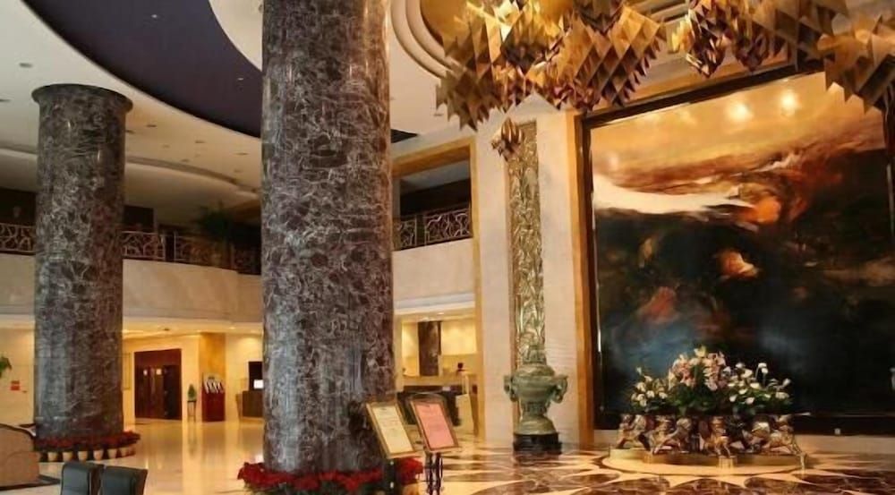 Days Hotel & Suites by Wyndham Jiaozuo 2