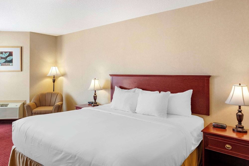 Quality Inn & Suites Edmonton International Airport 3 estrelas em Leduc