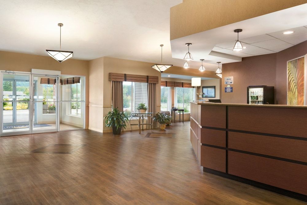 Days Inn & Suites by Wyndham Moncton 3