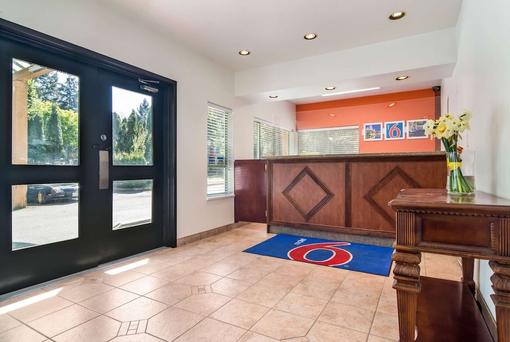 Motel 6 Surrey, BC 3