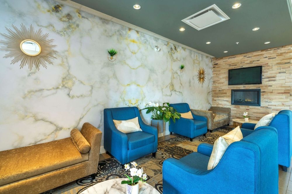 Comfort Inn Surrey Hotel 3