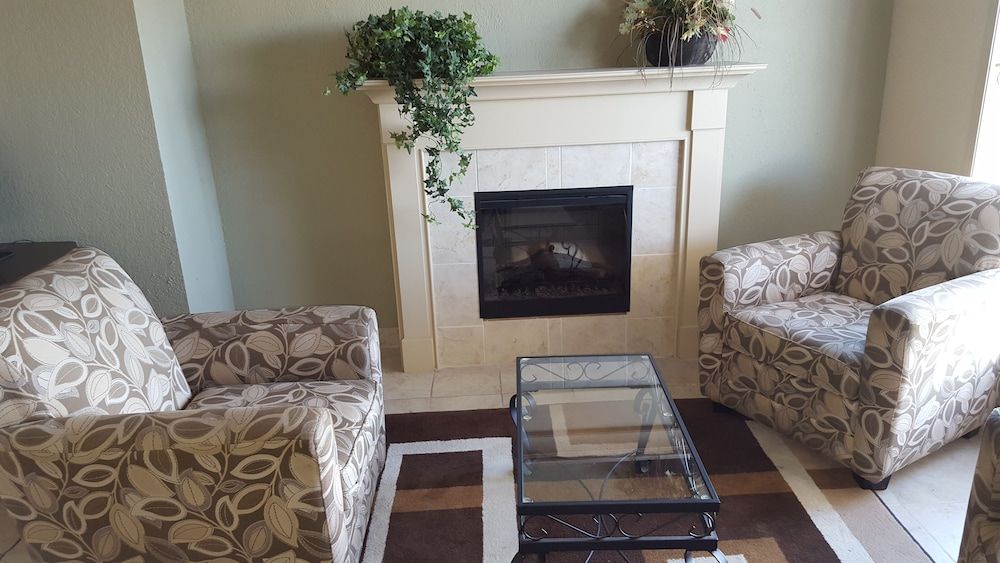 Super 8 by Wyndham Pincher Creek AB 2