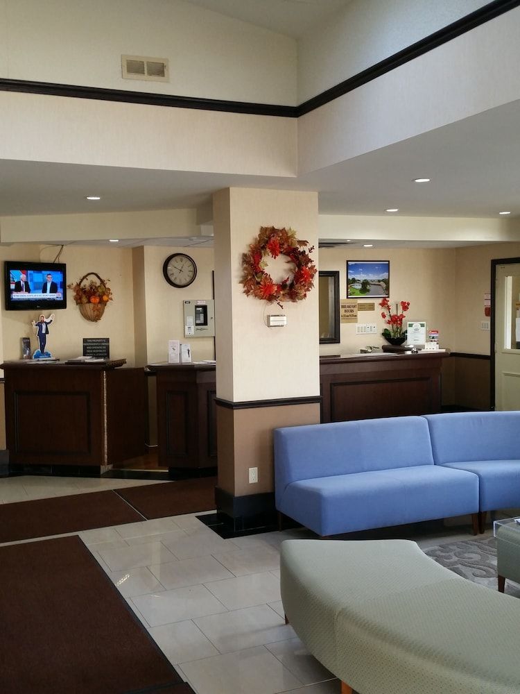 Super 8 by Wyndham Brockville 2