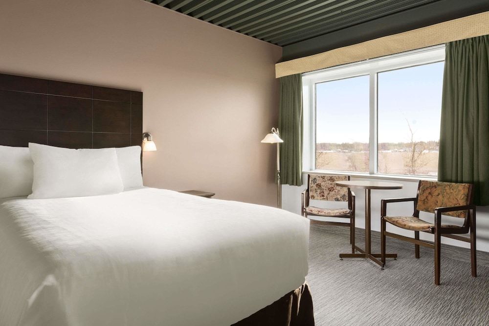 Travelodge by Wyndham Baie-Comeau 3