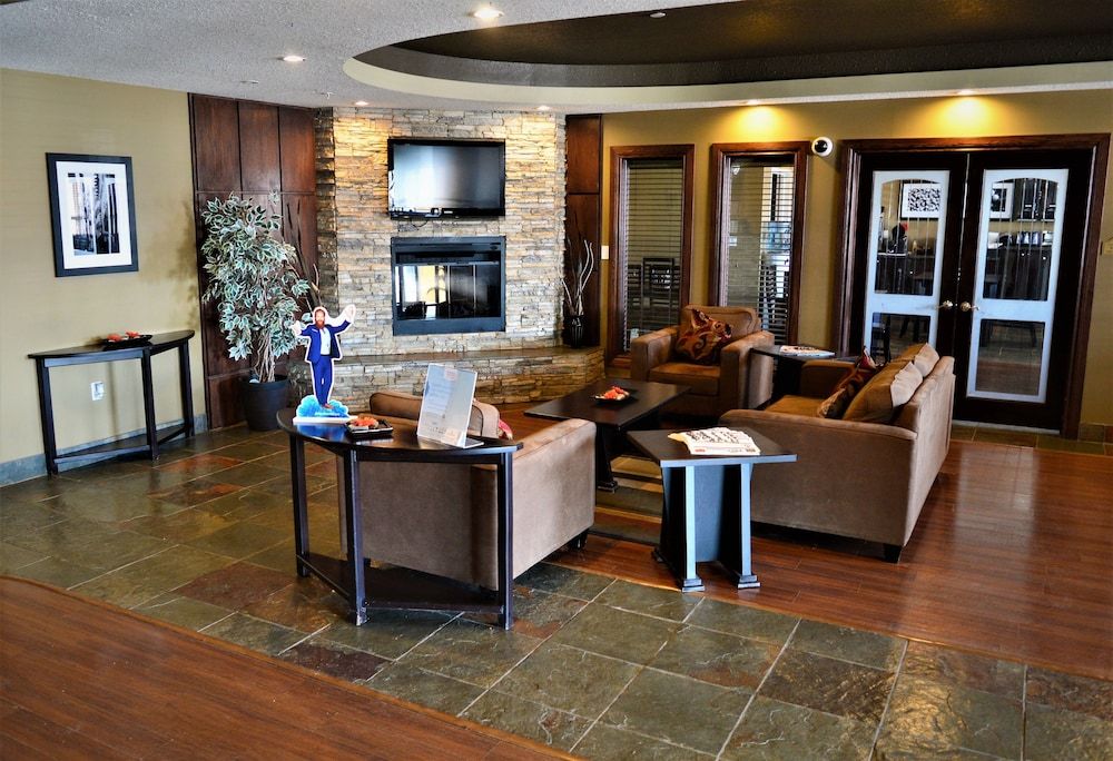 Ramada by Wyndham Cold Lake 2