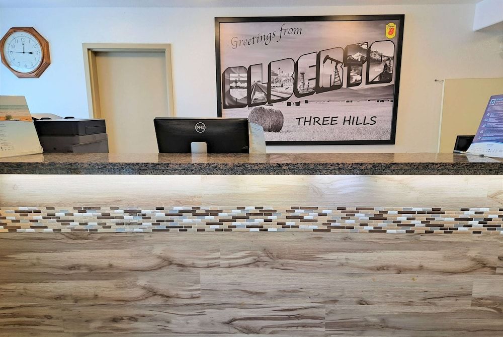 Super 8 by Wyndham Three Hills AB 2