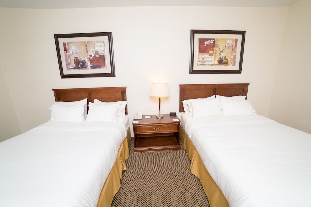 Holiday Inn Express Hotel & Suites Drayton Valley by IHG 3