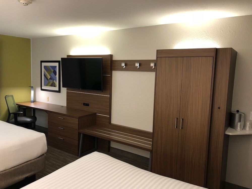 Holiday Inn Express Arlington by IHG 3