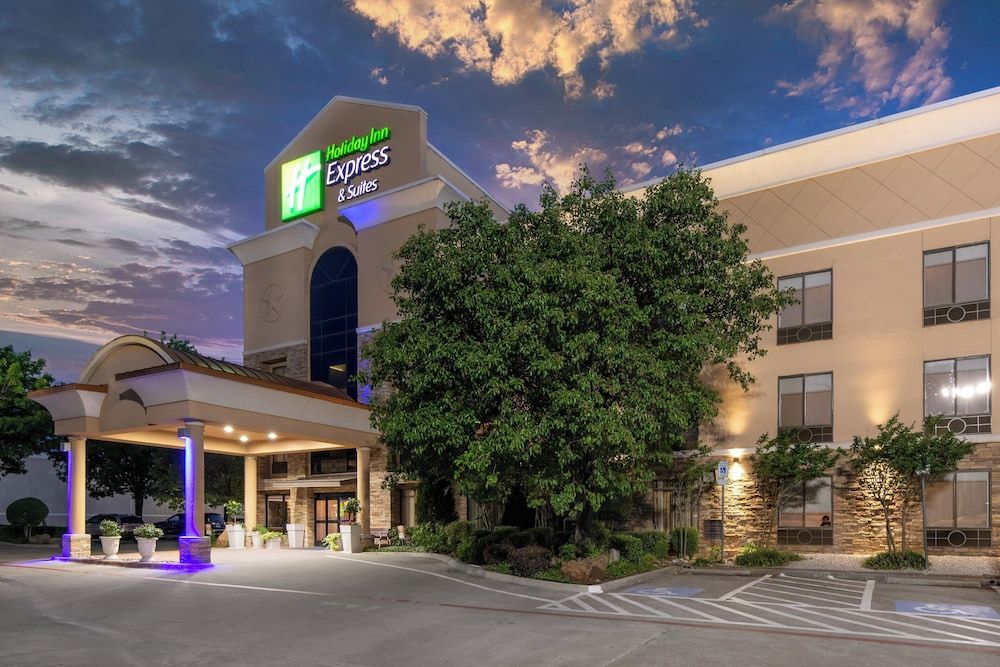 Holiday Inn Express Arlington by IHG 1