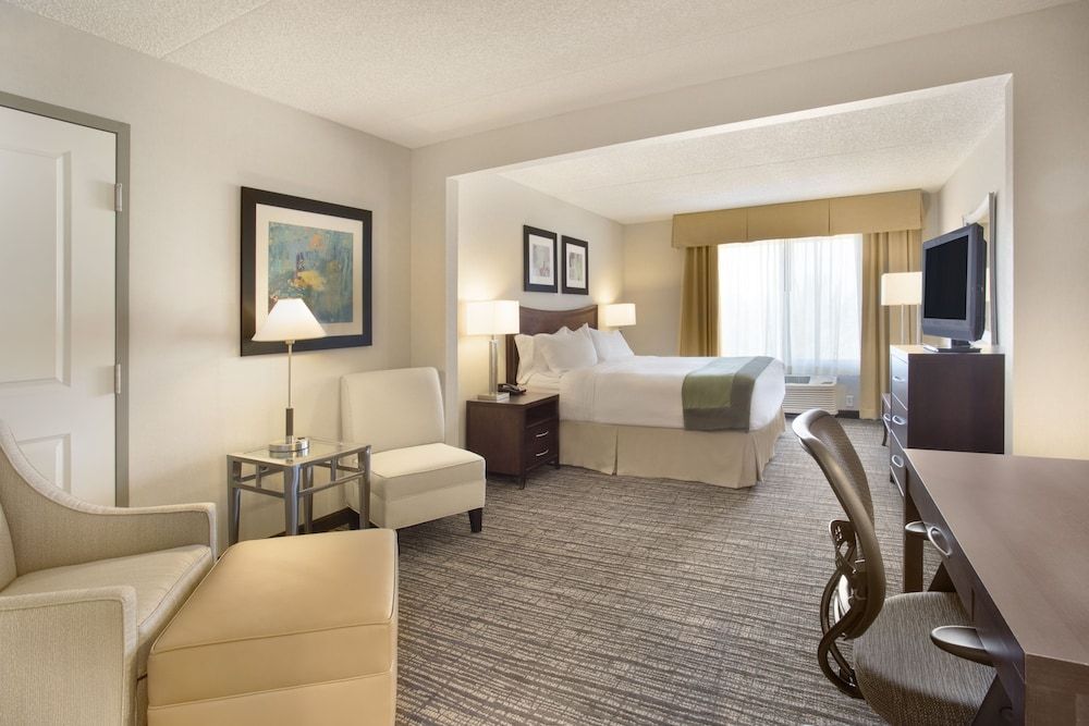 Holiday Inn Hotel & Suites Scottsdale North - Airpark by IHG 3