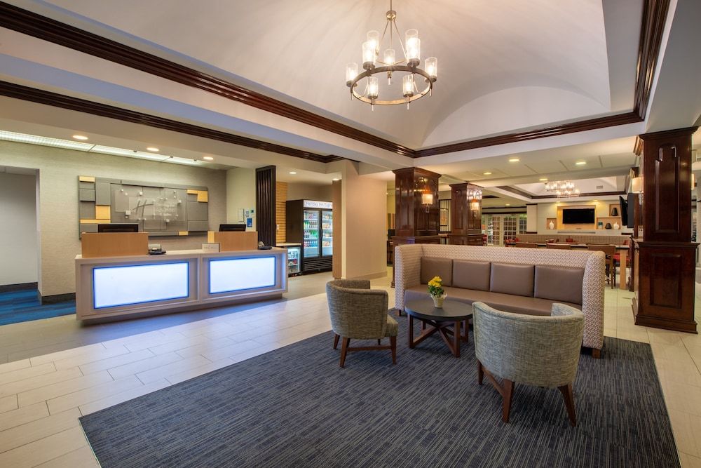 Holiday Inn Express State College at Williamsburg Square by IHG 3