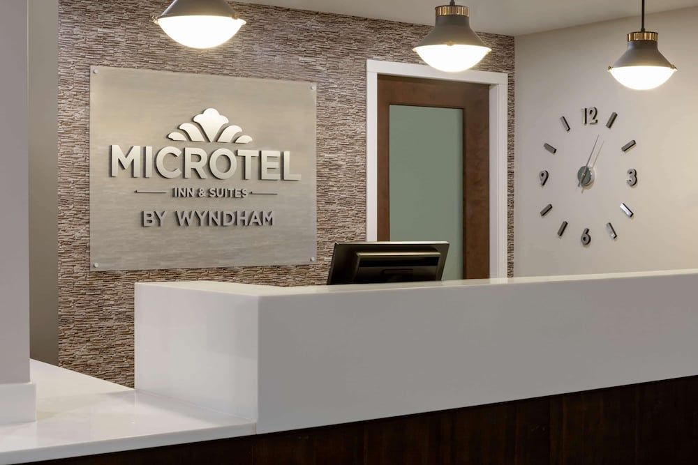 Microtel Inn & Suites by Wyndham Weyburn 2