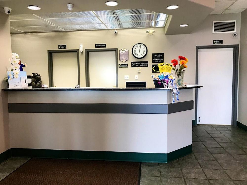 Super 8 by Wyndham Kindersley 3