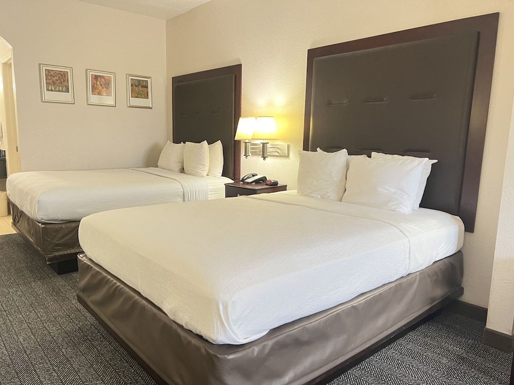 Quality Inn & Suites 2