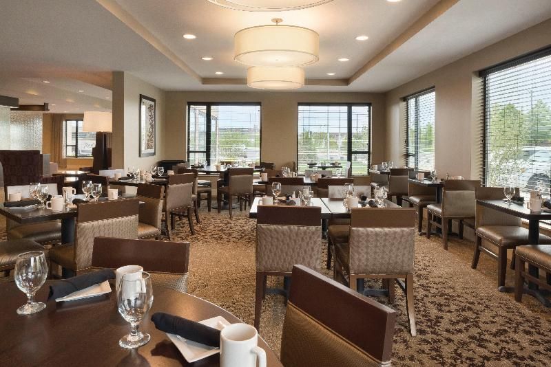 Holiday Inn Chicago - Schaumburg 2