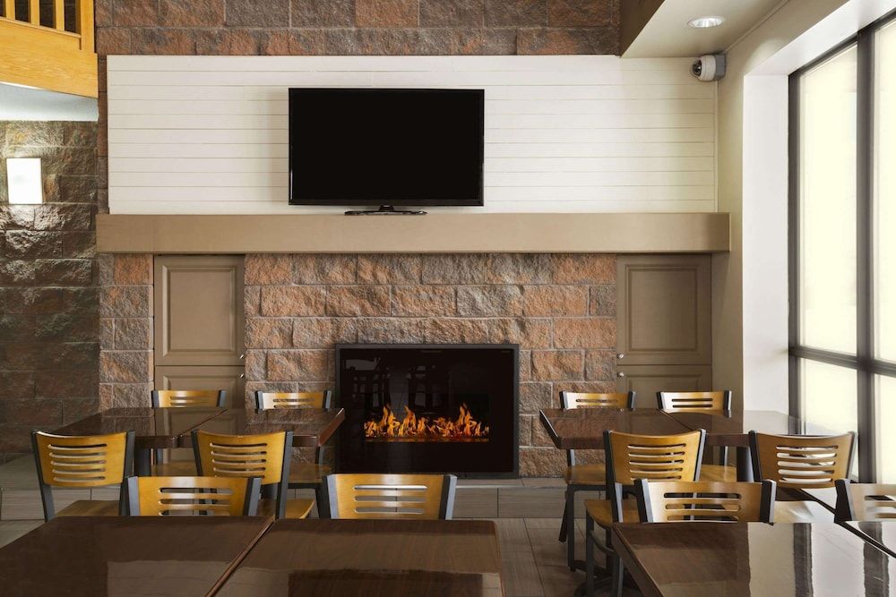 Super 8 by Wyndham Timmins ON 3