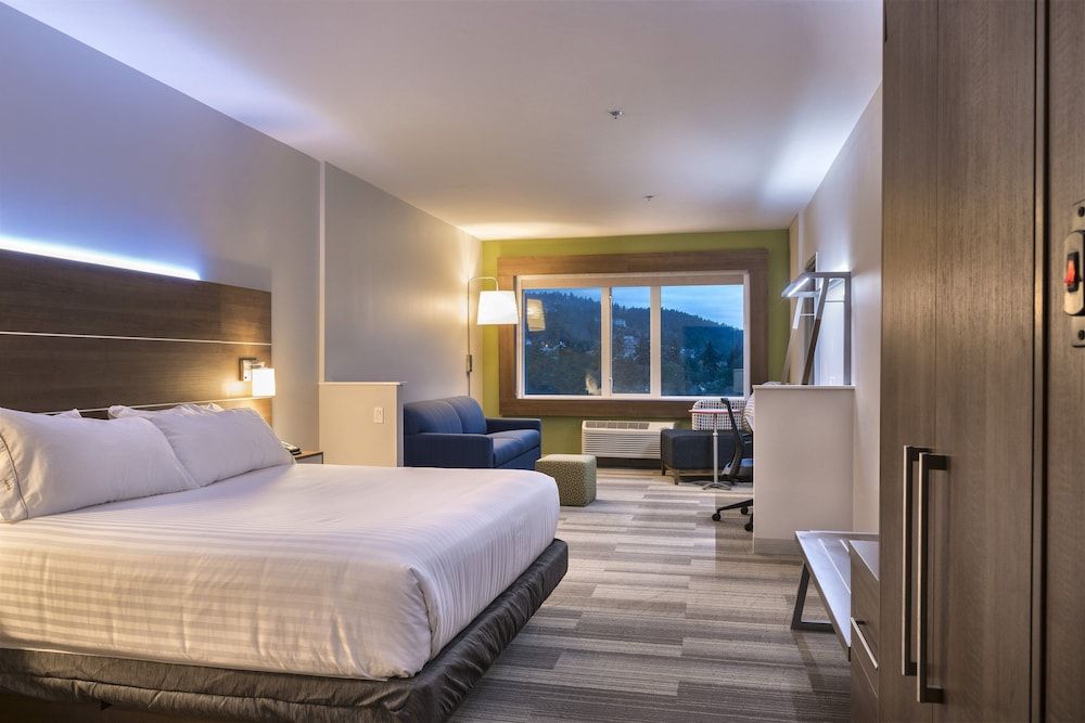 Holiday Inn Express & Suites Victoria - Colwood by IHG 3