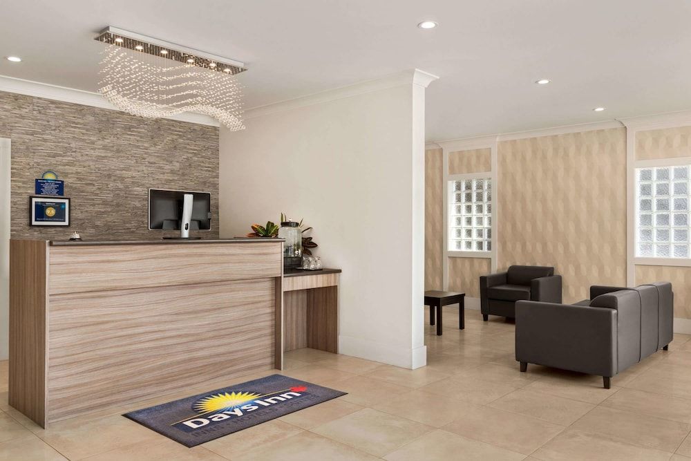 Days Inn by Wyndham 100 Mile House 3