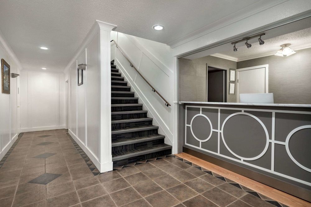 Travelodge by Wyndham Blairmore 2