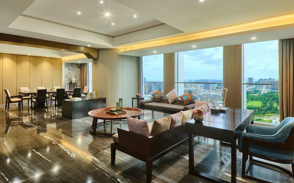Crowne Plaza Nanning City Center by IHG 2