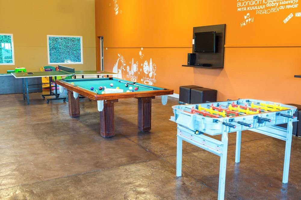 Howard Johnson Hotel & Convention Center by Wyndham, Merlo 2