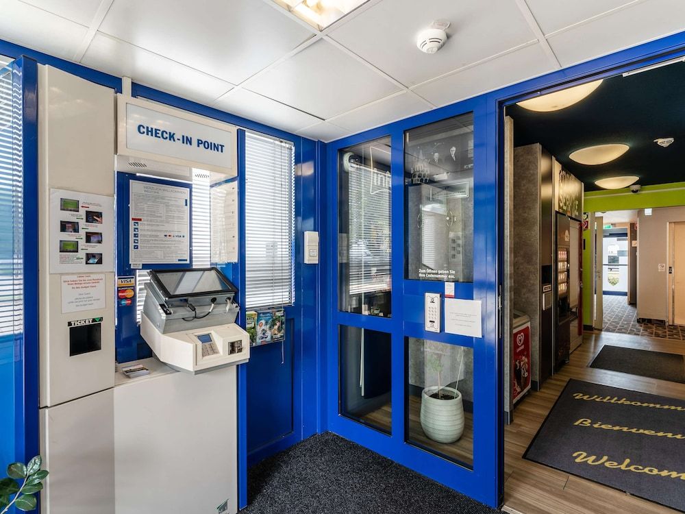 B&B HOTEL Freiburg-West 2