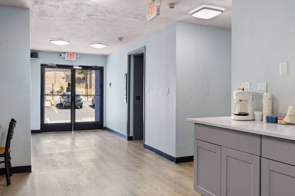 Days Inn by Wyndham Albuquerque I-25 3