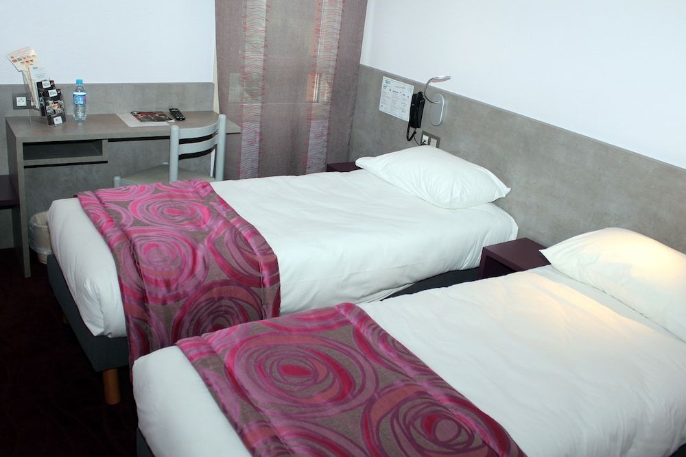 Brit Hotel Les Evens 3