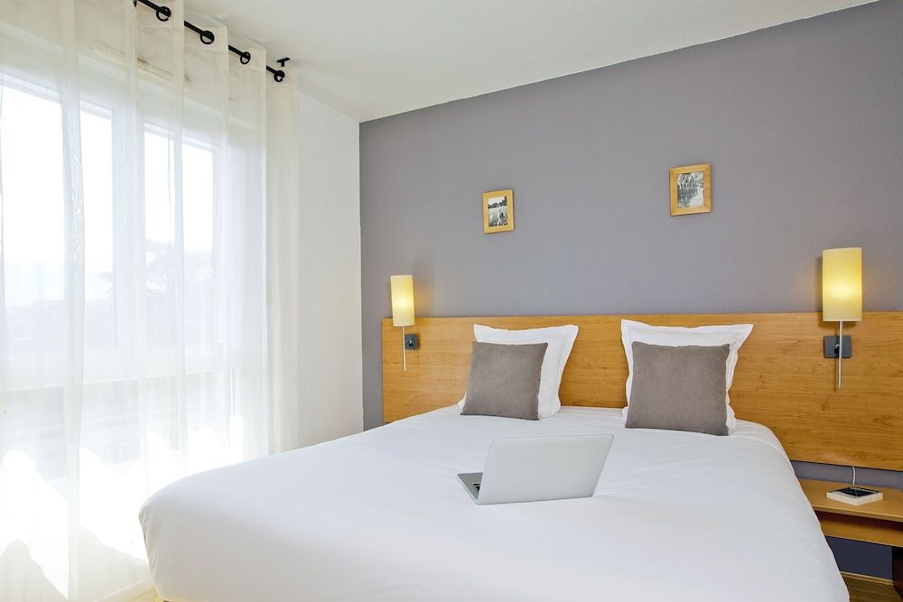Sejours & Affaires Annecy Pont Neuf 3