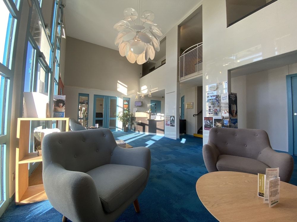 Brit Hotel Granville 3