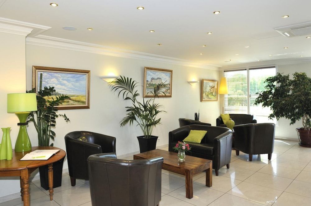 BRIT HOTEL CHATEAUDUN 3