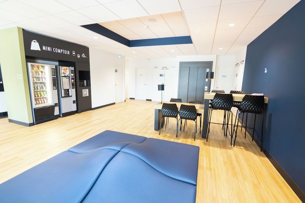 Kyriad Direct  - Bourg les Valence 2