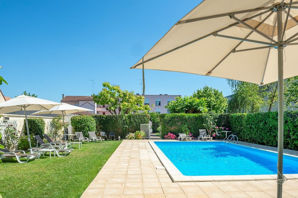 BRIT HOTEL EUROP BERGERAC 3 stelle a Bergerac