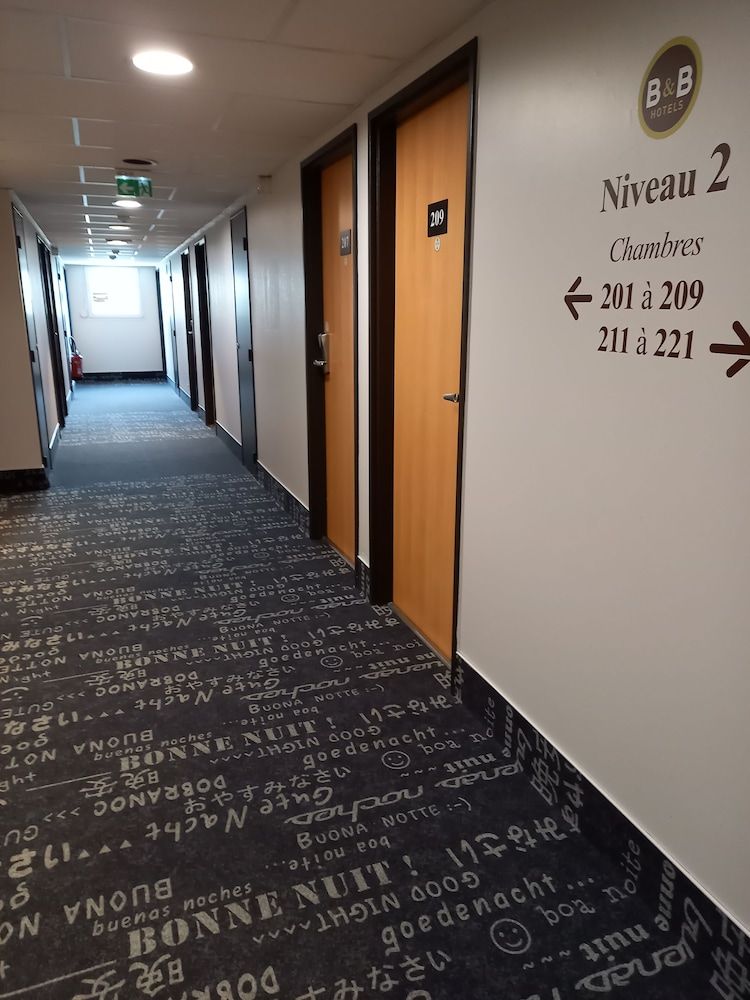 B&B HOTEL Saint-Etienne Monthieu 2