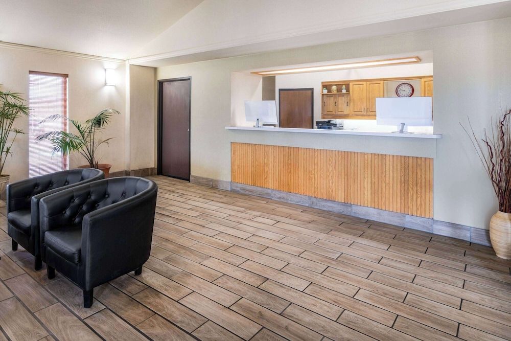 Super 8 by Wyndham Cheyenne WY 2