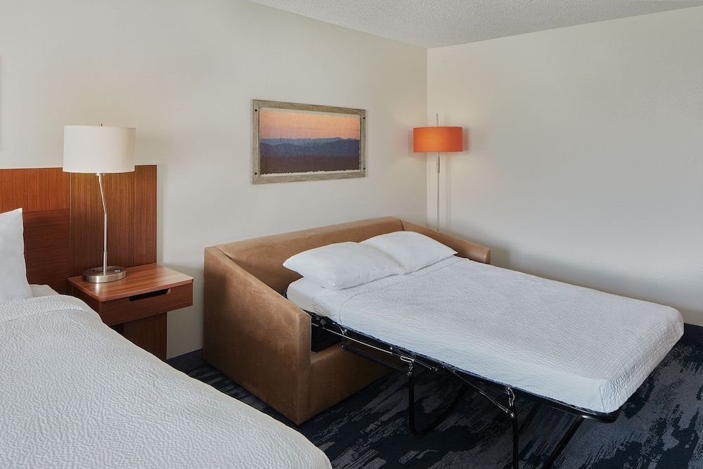 Fairfield Inn by Marriott Huntsville 3