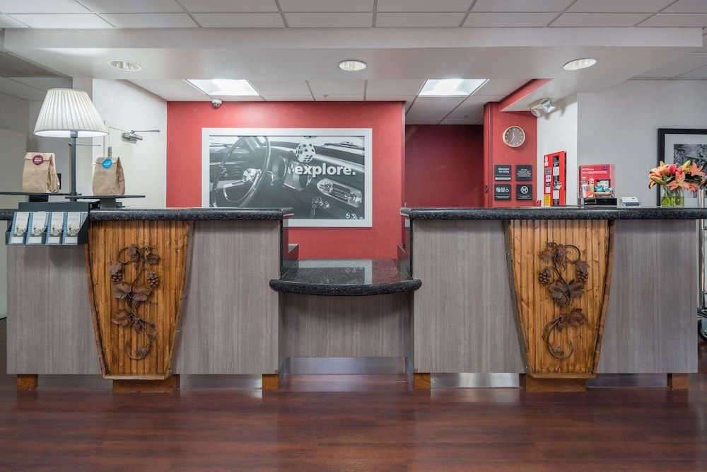 Hampton Inn Livermore 2