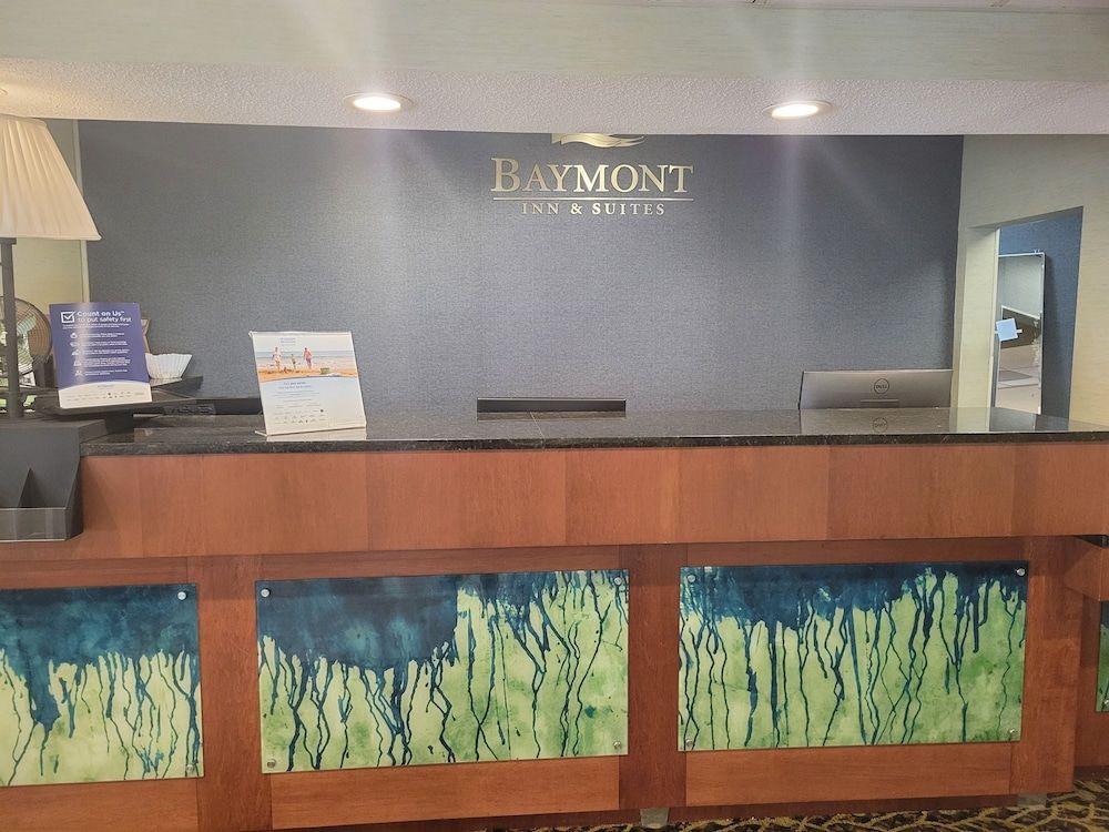 Baymont by Wyndham Thornton 1