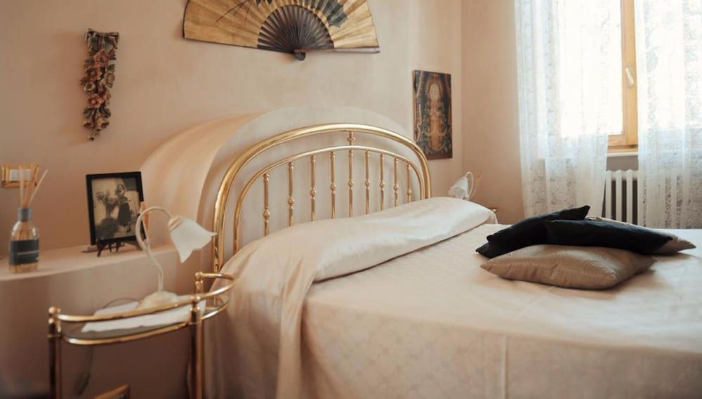 Villa Marisa bed breakfast and books 3