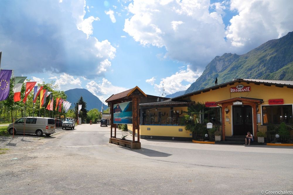 Sunwaychalets Lago di Lugano 2