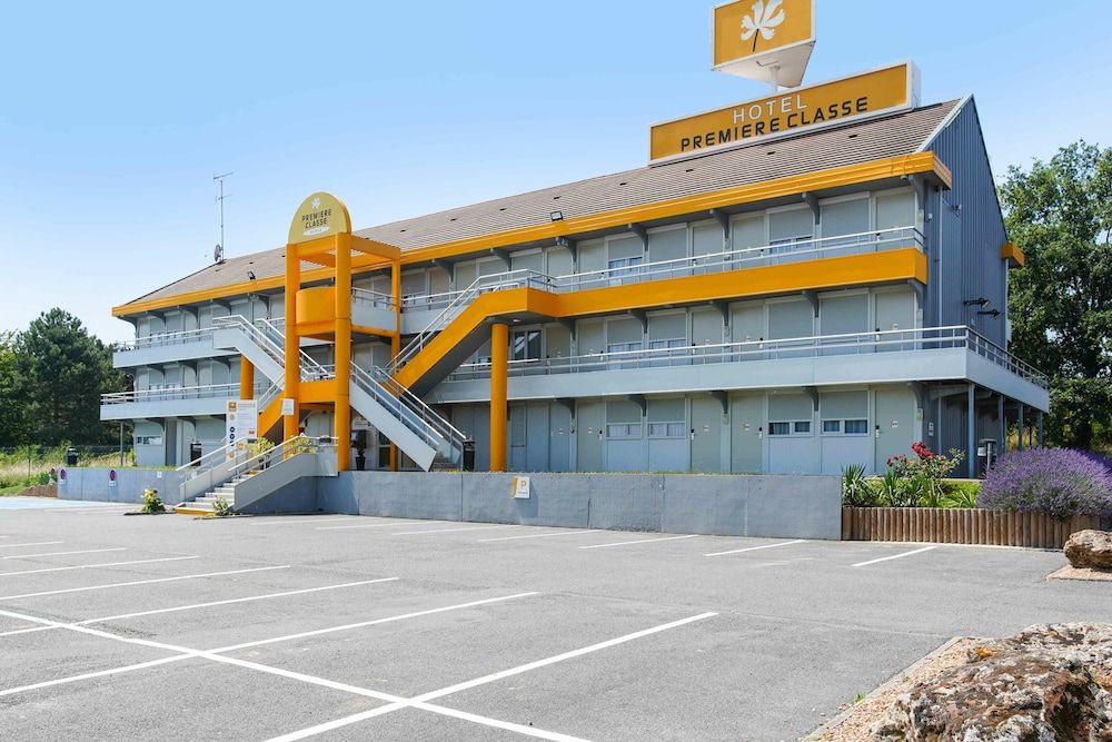 Premiere Classe Villejust - ZA Courtaboeuf 2 étoiles à Villejust