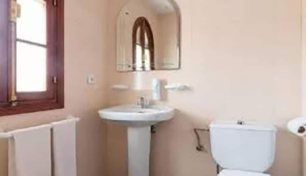 Hostal Restaurante Asador EL PAISANO 3