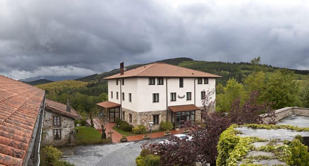 Hotel Santuario Urkiola 1
