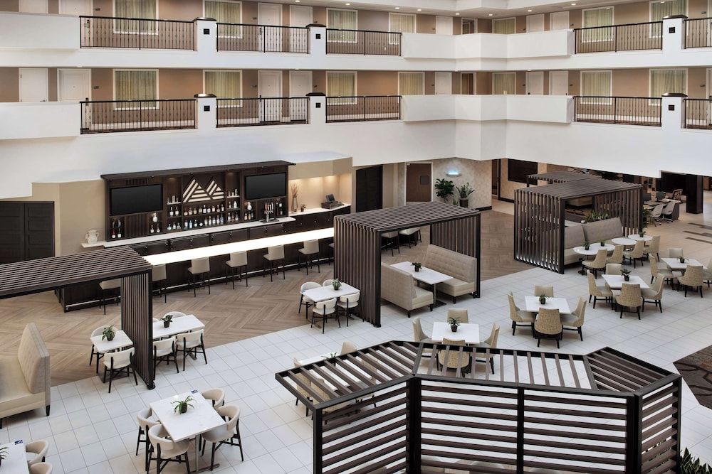 Embassy Suites La Quinta Hotel & Spa 2