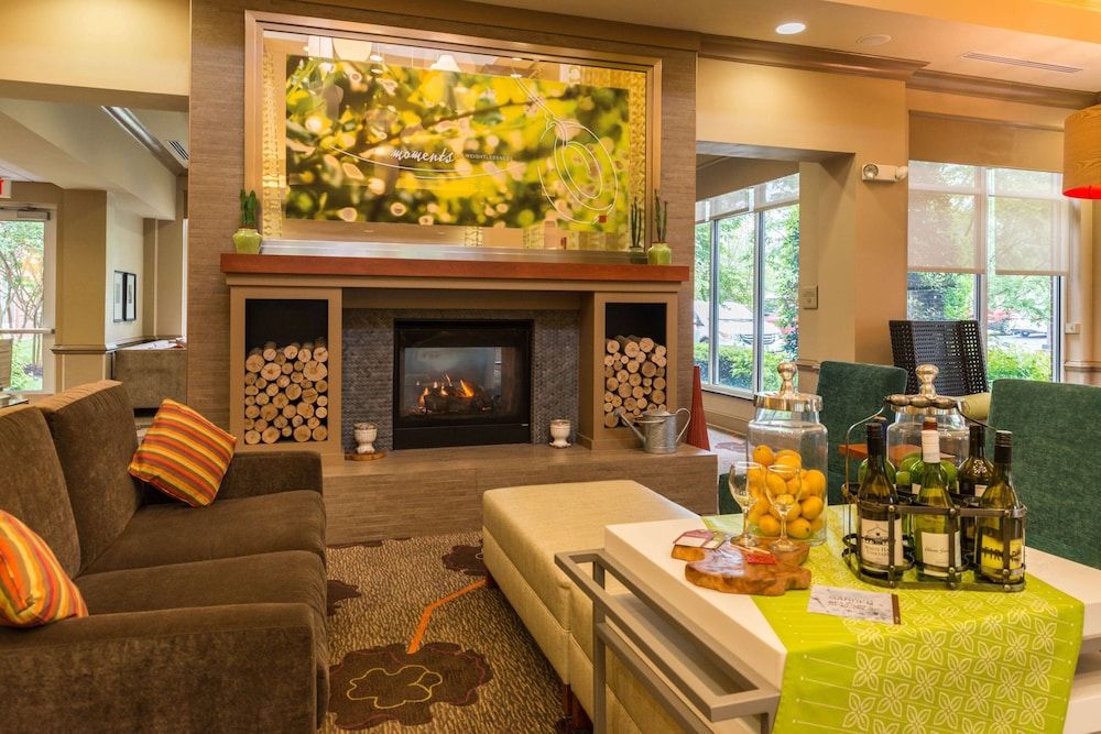 Hilton Garden Inn Charlottesville 2