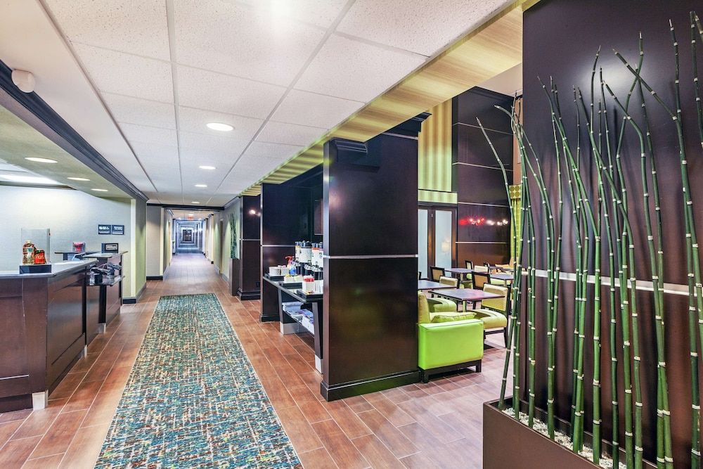 Hampton Inn & Suites Houston/League City 3
