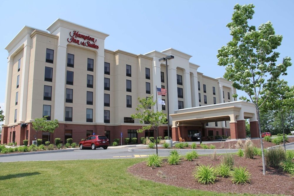 Hampton Inn & Suites Plattsburgh 1