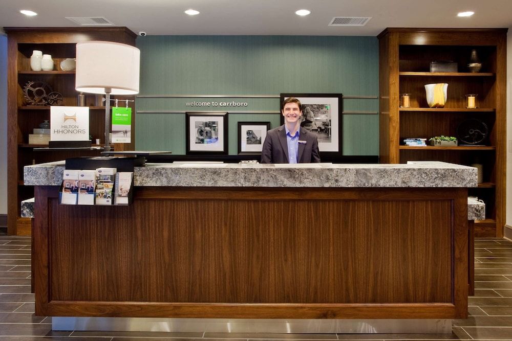Hampton Inn & Suites Chapel Hill-Carrboro/Downtown 2
