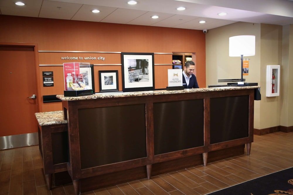 Hampton Inn Union City 3